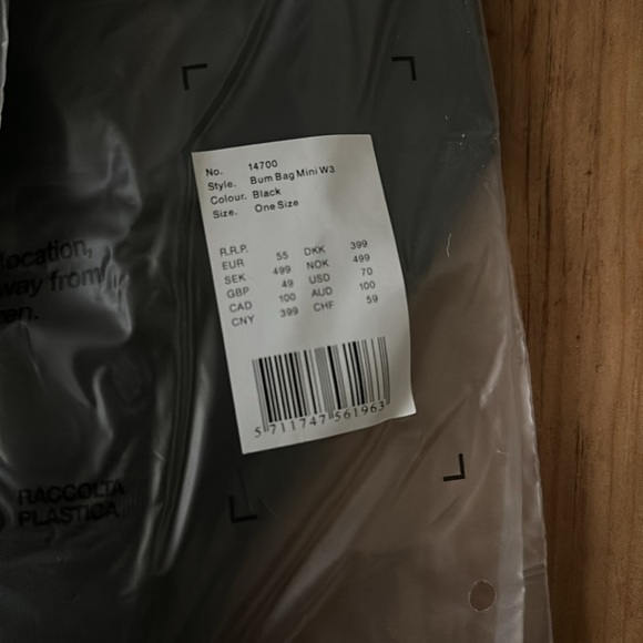 Bum bag mini new with tags rains - Picture 5 of 6